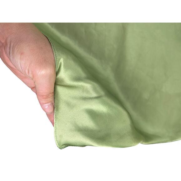 Silky Slip Cami- Green- Size Medium- Pink strap detailing- y2k casual - Picture 2 of 8